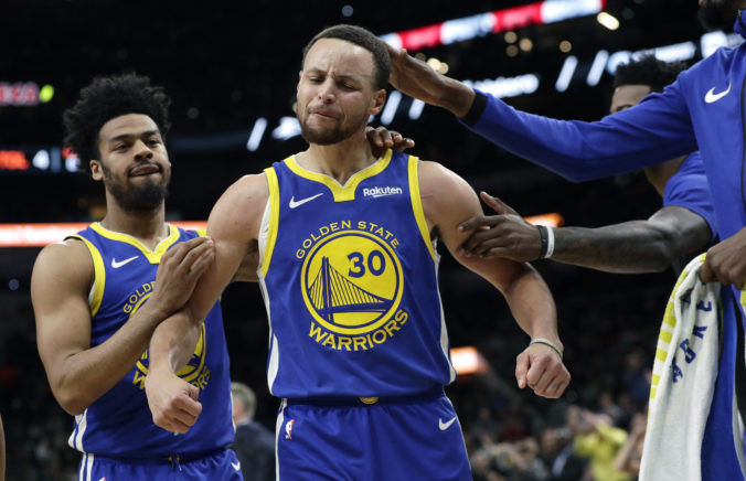 Video: Curry „sypal“ trojky a vyrovnal s klaksónom, Golden State i Boston zažili dramatické koncovky