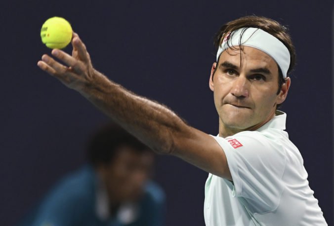 Video: Isner vďaka tajbrejkom dokráčal do finále v Miami, Federera čaká rekordný boj o titul na ATP
