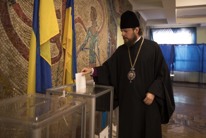 Na Ukrajine sa začali prezidentské voľby, o post hlavy štátu má záujem až 39 kandidátov