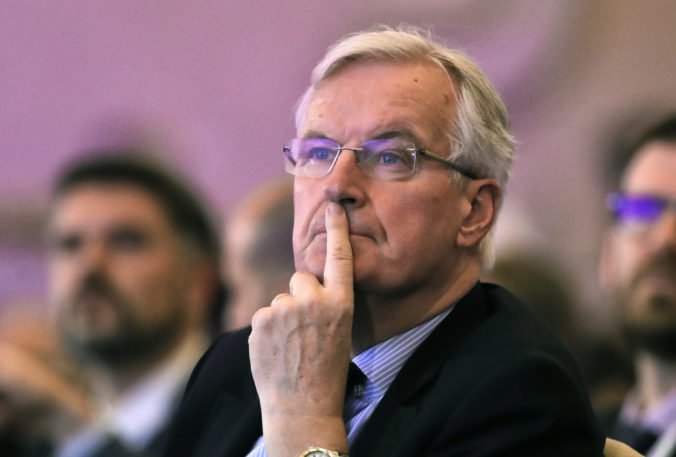 Brexit bez dohody je čoraz pravdepodobnejší, tvrdí Barnier po odmietnutí alternatív parlamentom