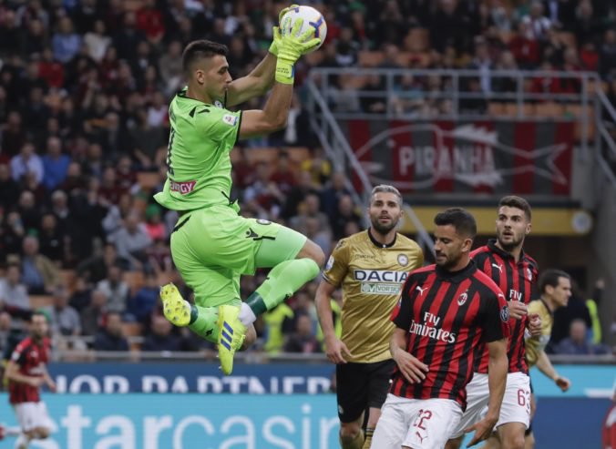 Video: AC Miláno iba remizovalo s Udinese, Juventus nezaváhal v Cagliari