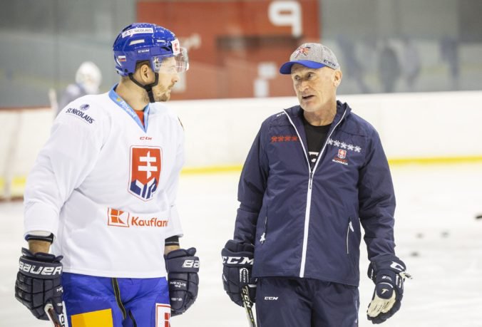 Zdvihnuté hokejky alebo tri vŕšky? Slováci počas MS v hokeji 2019 možno v rôznych dresoch