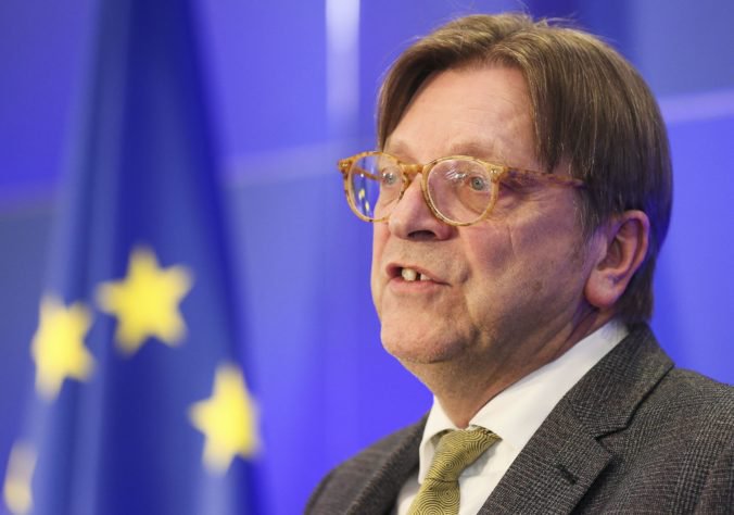 Verhofstadt privítal rozhodnutie Mayovej rokovať s labouristami o brexite