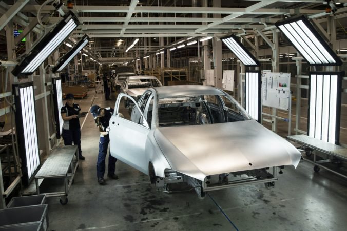 Mercedes otvoril nový závod v Rusku, bude produkovať sedany a vozidlá SUV