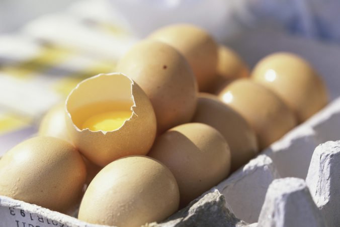 Hydinári upozorňujú pred podozrivo lacnými vajciami, Slováci by mali kontrolovať dva údaje