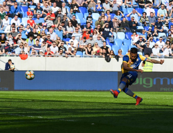 Dunajská Streda zdolala Žilinu a majú rovnaký počet bodov, vo Fortuna lige aj triumf „Ruže“