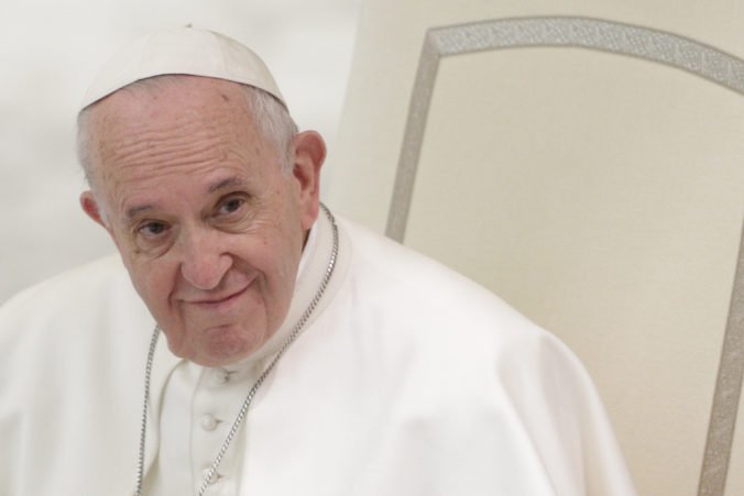 Pápež František obvinil Európu a USA z predaja zbraní a podporovania vojen v Sýrii a Afganistane