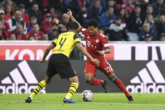 Video: Bayern doma deklasoval Dortmund, Duda videl žltú kartu a Stuttgart iba remizoval