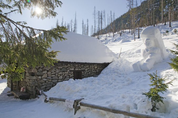 Slovenský raj navštívilo v zime viac turistov, v Tatrách vyhľadávali najmä vysokohorské chaty