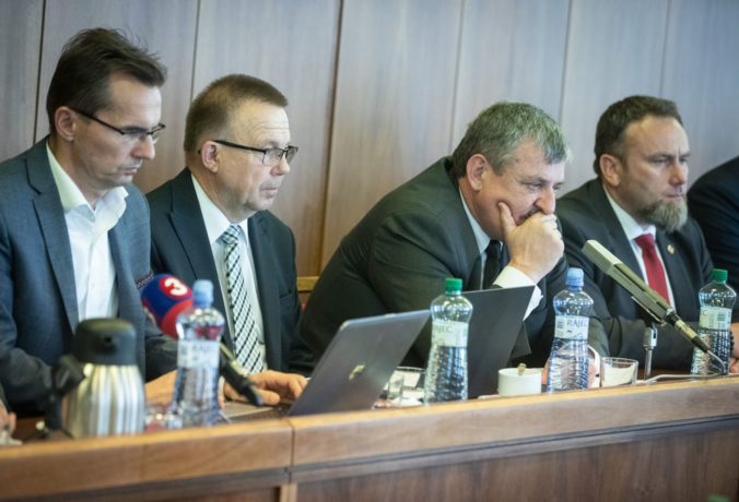 Foto: Výbor vypočul kandidátov na post šéfa policajnej inšpekcie, vybral súčasného riaditeľa Szabóa
