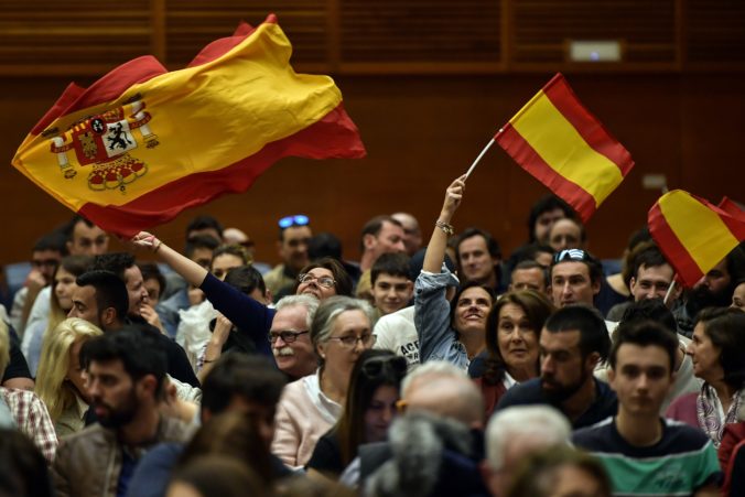 Polícia zasiahla proti demonštrantom, ktorí v Španielsku protestovali proti krajnej pravici
