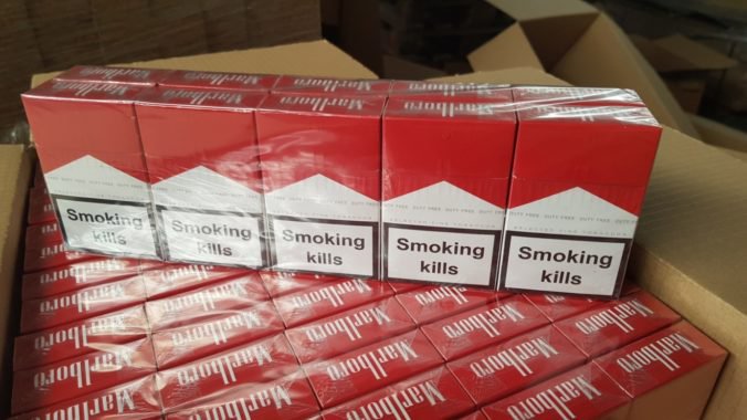 Foto: Kriminalisti zaistili v Dunajskej strede viac ako milión nelegálnych cigariet