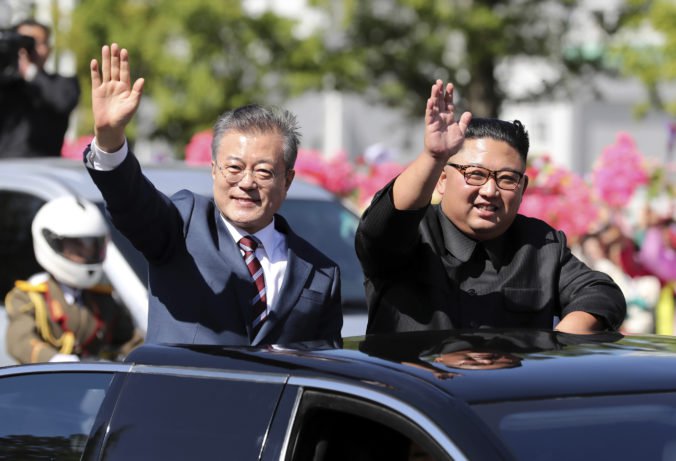 Mun Če-in sa chce opäť stretnúť s Kim Čong-unom s cieľom zachrániť rokovania s USA