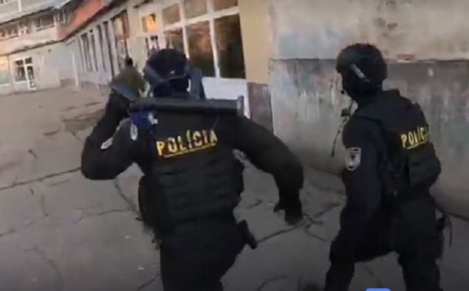 Video: Policajti vykonali raziu v bratislavskom Pentagone, zaistili nielen desiatky skladačiek