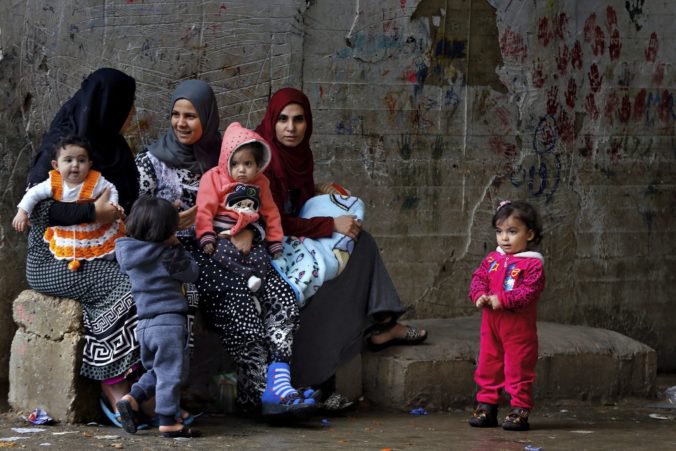 Kosovo priviezlo zo Sýrie štyroch bojovníkov Islamského štátu, ale aj desiatky žien a 74 detí