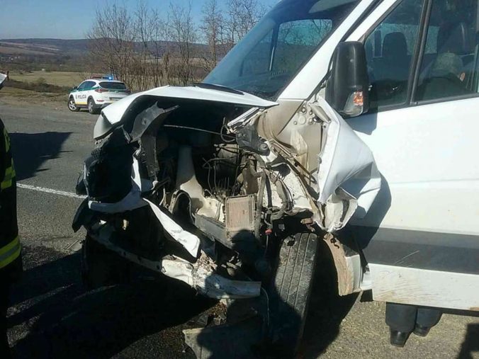 Vo Vranove sa stala vážna dopravná nehoda, zranených bolo osem ľudí