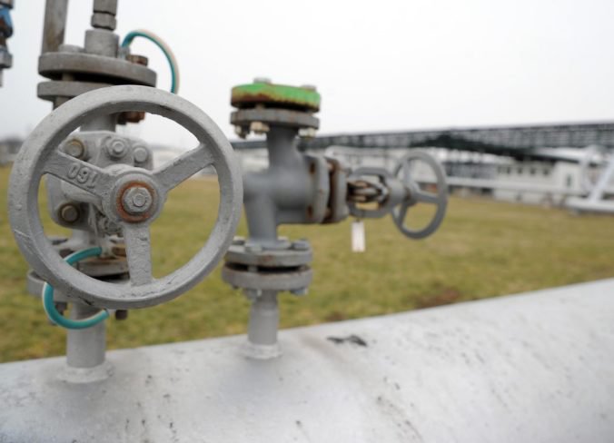 Z Ruska vraj prúdi nekvalitná ropa, Transpetrol je pripravený zastaviť jej dovoz