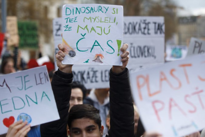 Žiaci a študenti vyjdú do ulíc Bratislavy, protestom chcú upozorniť na budúcnosť klímy