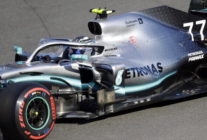Bottas na Mercedese začne Veľkú cenu Azerbajdžanu z prvého miesta, hneď za ním bude Hamilton