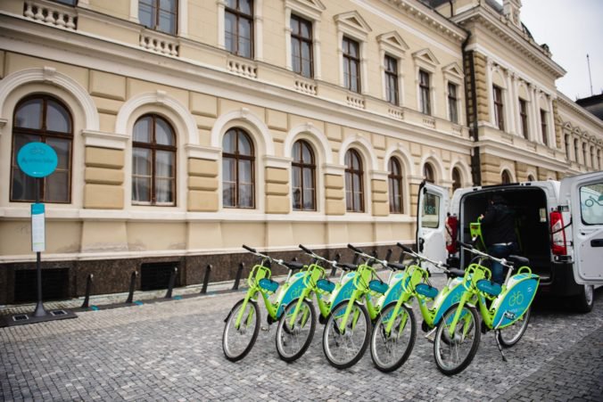 Mesto Nitra sa nevie dohodnúť s Arrivou, vypíše súťaž na prevádzkovateľa zdieľaných bicyklov