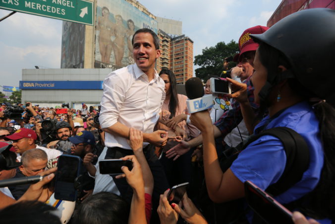 Video: Guaidó vyzval na sériu štrajkov proti Madurovi, naliehal aj na štátnych zamestnancov