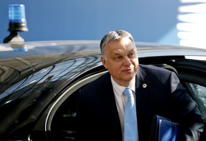 Maďarsko plánuje kúpiť od USA rakety, Orbán bude s Trumpom hovoriť aj o migrantoch