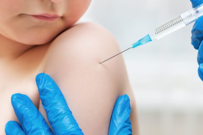 Nemecký minister zdravotníctva chce zaviesť pokuty pre rodičov nezaočkovaných detí