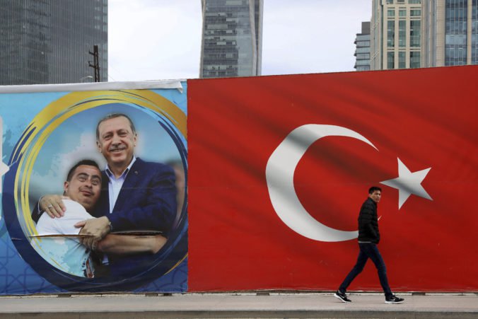 Komunálne voľby v Istanbule sa zopakujú, ústredná komisia vyhovela Erdoganovej strane