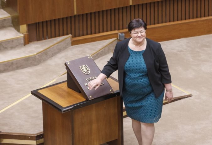 Gabániová je novou poslankyňou za Smer-SD, v parlamente zložila sľub a nahradila Kamenického