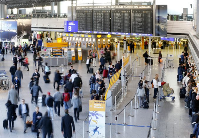 Medzinárodné letisko vo Frankfurte zatvorili, pilot uvidel dron