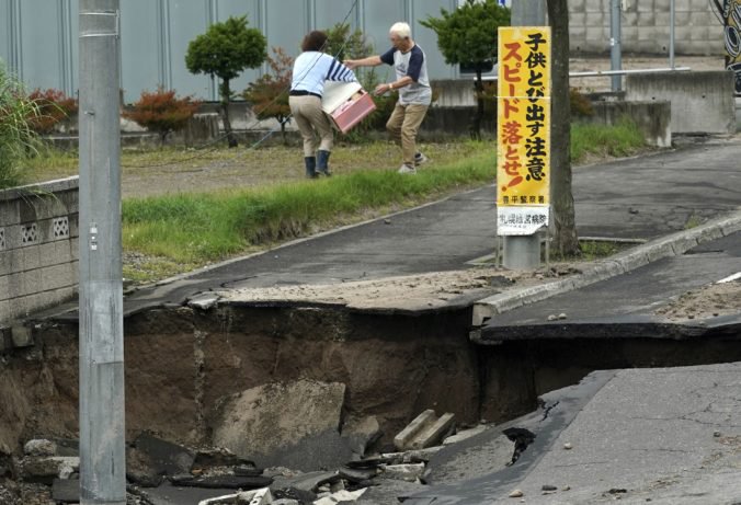 Juhozápadnú časť Japonska zasiahlo zemetrasenie, vlny cunami nehrozia