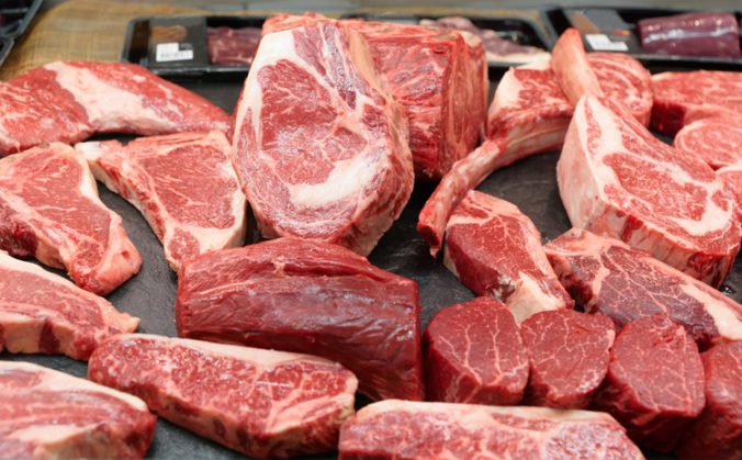 O povinnosti uvádzať pôvod mäsa v reštauráciách poslanci nerokovali, návrh sa bude meniť