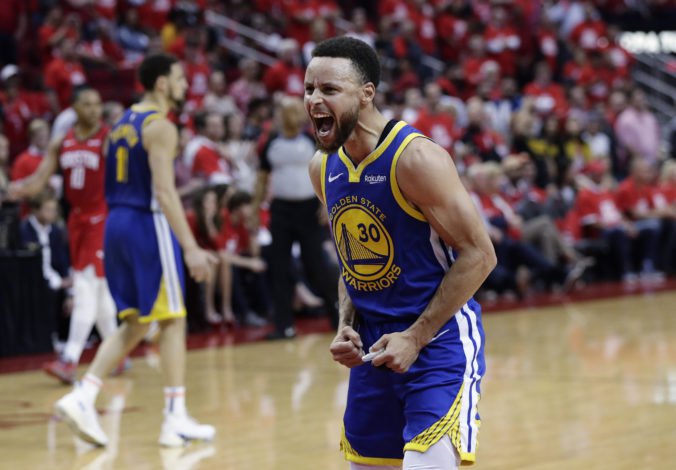 Video: Golden State postúpil do finále konferencie NBA, proti Houstonu ich potiahol Curry