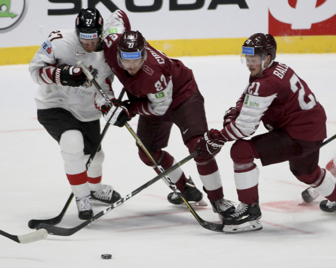 Video: Lotyšsko začalo MS v hokeji 2019 výhrou nad Rakúskom, rozhodli štyri góly v tretej tretine