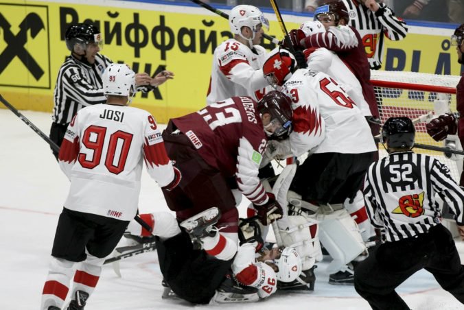 Video: Švajčiarsko vedie bratislavskú skupinu MS v hokeji 2019, zdolalo aj Lotyšsko