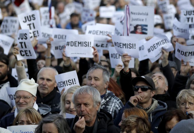 Tisíce Čechov opäť protestovali proti ministerke vnútra, má kryť Babišovu kauzu