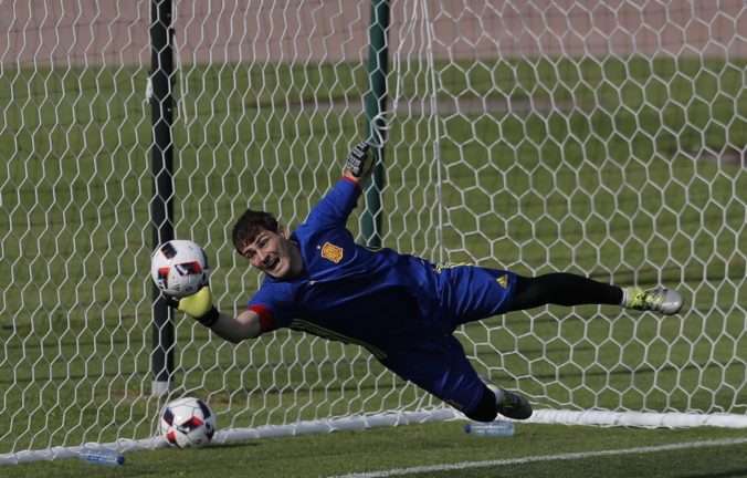 Casillas sa po infarkte údajne rozhodol ukončiť kariéru, FC Porto hľadá nového brankára