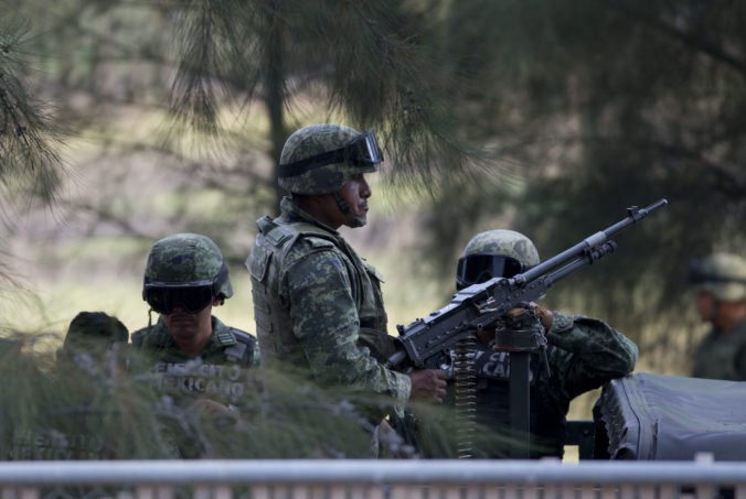 Mexickí vojaci našli pri razii na farme v štáte Jalisco vrecia s ľudskými ostatkami