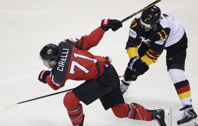 Video: Kanada strelila Nemecku osem gólov a má miestenku do štvrťfinále MS v hokeji 2019