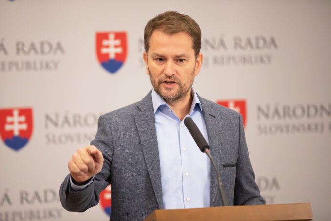 Video: Matovič odstúpil z eurovolieb a vyzval ľudí, aby volili Polláka