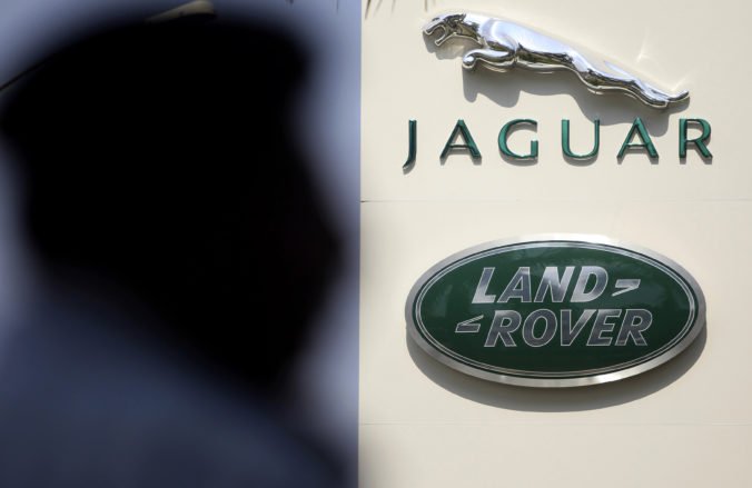 Jaguar Land Rover vykázal stratu 3,6 miliardy libier, ale dopyt po nových modeloch je povzbudzujúci