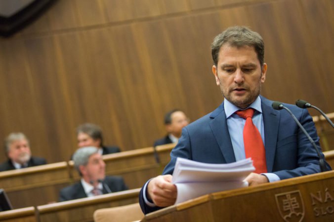 Matovič ostro kritizoval platy poslancov, vo vystúpení pokračoval aj po konci schôdze parlamentu