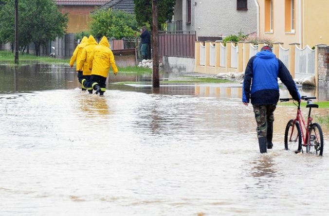 V štyroch okresoch na Slovensku hrozia povodne, meteorológovia vydali výstrahy 3. stupňa