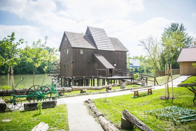 Historický mlyn so skanzenom v Jelke opäť otvorili pre verejnosť, opravili aj prístup k budove