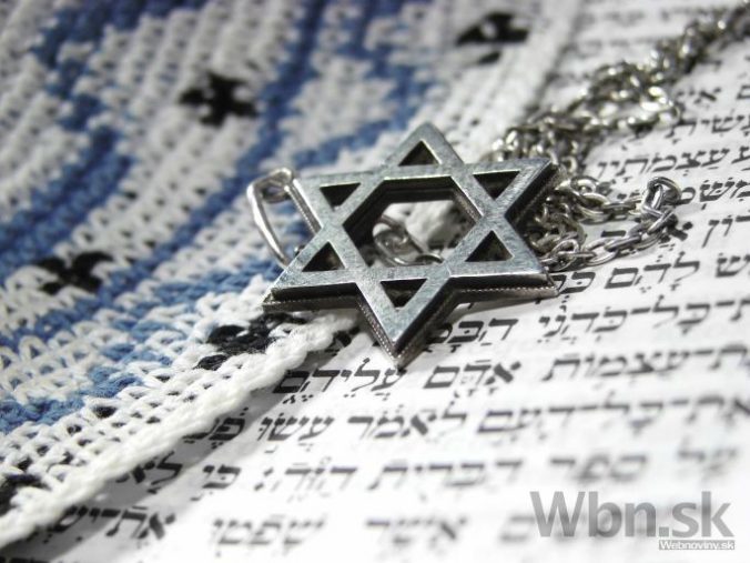 Nemecký komisár pre boj proti antisemitizmu neodporúča židom jarmulky „vždy a všade“