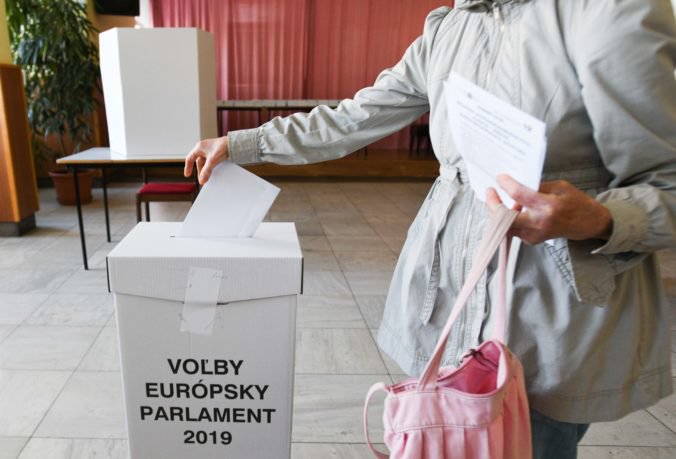 S výsledkom kotlebovcov sme rátali, skôr je prekvapujúca prehra Smeru-SD, hodnotí eurovoľby Baránek