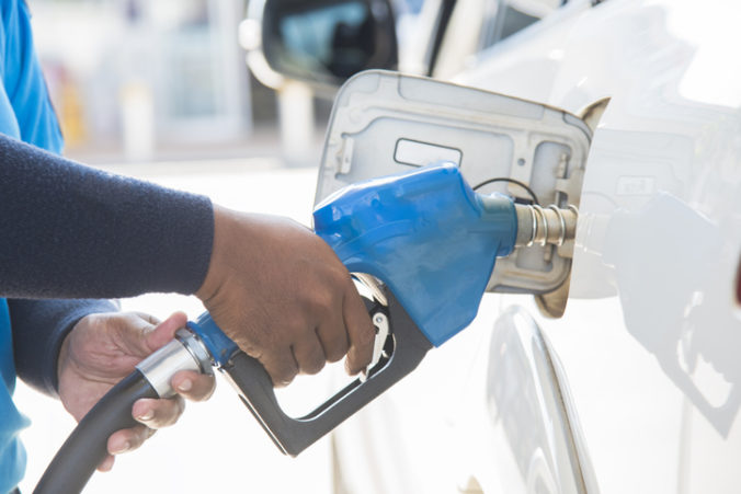 Slovenskí motoristi sa musia pripraviť na drahšie tankovanie, rast cien benzínu bude pokračovať