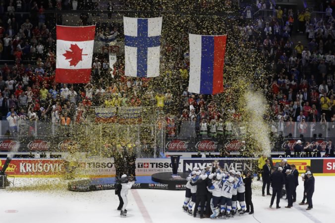 Senzácia vo finále a Kakko má tri zlaté za 13 mesiacov, píšu médiá o triumfe Fínska na MS v hokeji 2019