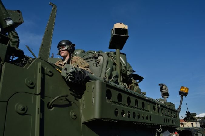 Americký konvoj upchal českú diaľnicu D1, mieri aj na Slovensko