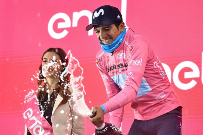 Video: Carapaz je na Giro d’Italia stále v ružovom, kráľovskú etapu vyhral Bilbao